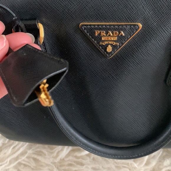 - PRADA leather - Picture 13 of 16